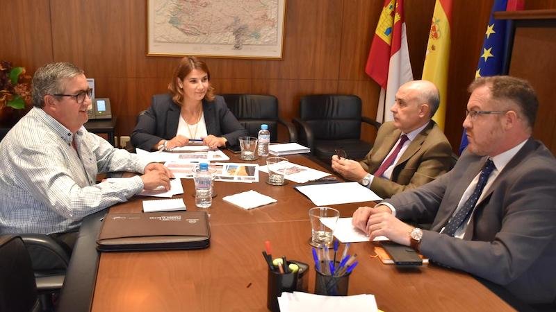 Fomento colaborará con la localidad de Maqueda en proyectos de urbanismo y carreteras - Ayuntamiento de Maqueda