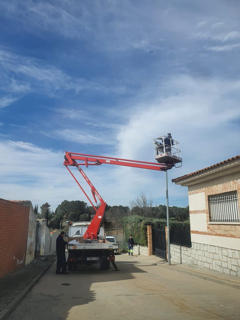 El Ayuntamiento de Maqueda sigue apostando por el plan de renovación del alumbrado de nuestra localidad y por la eficiencia energética